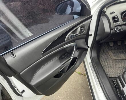 Білий Опель Інсігнія, об'ємом двигуна 2 л та пробігом 185 тис. км за 3750 $, фото 7 на Automoto.ua