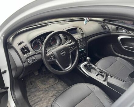 Білий Опель Інсігнія, об'ємом двигуна 2 л та пробігом 185 тис. км за 3750 $, фото 5 на Automoto.ua