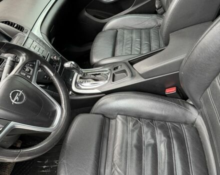 Белый Опель Инсигния, объемом двигателя 2 л и пробегом 363 тыс. км за 3300 $, фото 6 на Automoto.ua