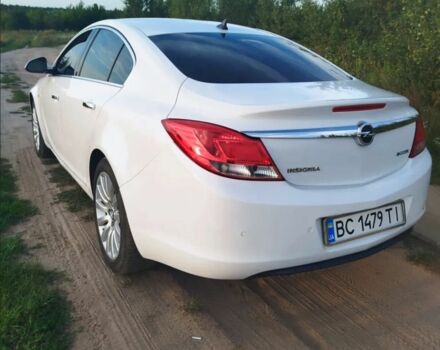 Белый Опель Инсигния, объемом двигателя 2 л и пробегом 233 тыс. км за 6800 $, фото 4 на Automoto.ua