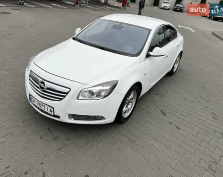 Белый Опель Инсигния, объемом двигателя 2 л и пробегом 325 тыс. км за 5350 $, фото 4 на Automoto.ua