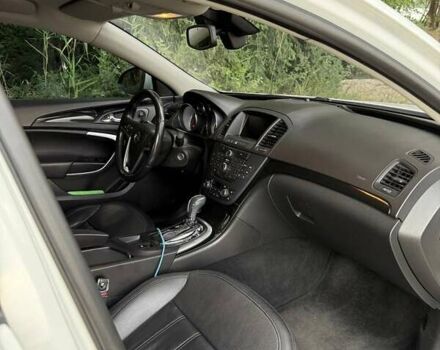 Білий Опель Інсігнія, об'ємом двигуна 2 л та пробігом 165 тис. км за 9500 $, фото 7 на Automoto.ua