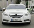 Белый Опель Инсигния, объемом двигателя 2 л и пробегом 320 тыс. км за 5950 $, фото 1 на Automoto.ua