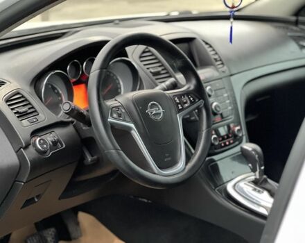 Белый Опель Инсигния, объемом двигателя 2 л и пробегом 320 тыс. км за 5950 $, фото 13 на Automoto.ua