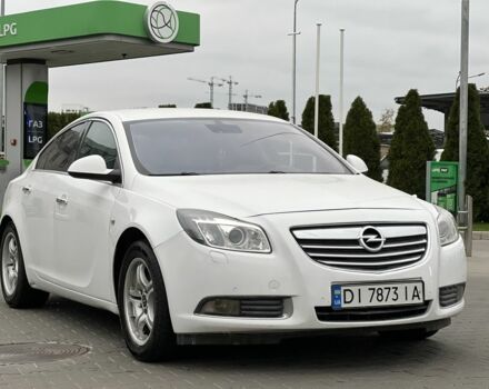 Белый Опель Инсигния, объемом двигателя 2 л и пробегом 320 тыс. км за 5950 $, фото 2 на Automoto.ua