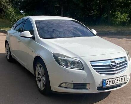 Белый Опель Инсигния, объемом двигателя 1.96 л и пробегом 212 тыс. км за 8800 $, фото 1 на Automoto.ua