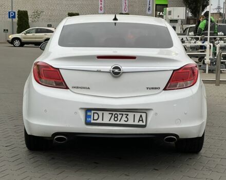 Белый Опель Инсигния, объемом двигателя 2 л и пробегом 320 тыс. км за 5950 $, фото 6 на Automoto.ua