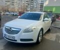 Белый Опель Инсигния, объемом двигателя 2 л и пробегом 178 тыс. км за 6900 $, фото 2 на Automoto.ua