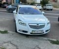 Белый Опель Инсигния, объемом двигателя 2 л и пробегом 220 тыс. км за 7500 $, фото 1 на Automoto.ua