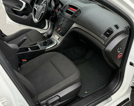 Белый Опель Инсигния, объемом двигателя 1.4 л и пробегом 158 тыс. км за 9800 $, фото 8 на Automoto.ua