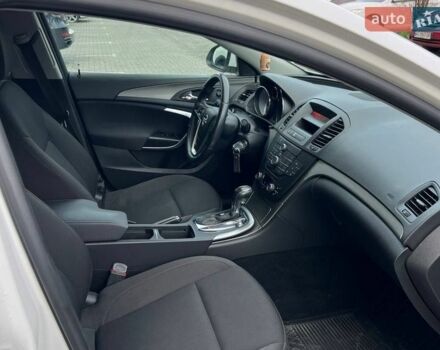 Білий Опель Інсігнія, об'ємом двигуна 2 л та пробігом 178 тис. км за 6800 $, фото 19 на Automoto.ua