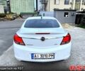 Белый Опель Инсигния, объемом двигателя 2 л и пробегом 225 тыс. км за 8900 $, фото 3 на Automoto.ua