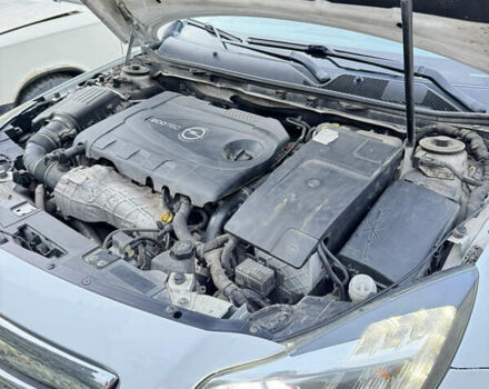 Белый Опель Инсигния, объемом двигателя 1.96 л и пробегом 225 тыс. км за 8200 $, фото 7 на Automoto.ua