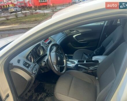 Белый Опель Инсигния, объемом двигателя 2 л и пробегом 178 тыс. км за 6900 $, фото 17 на Automoto.ua