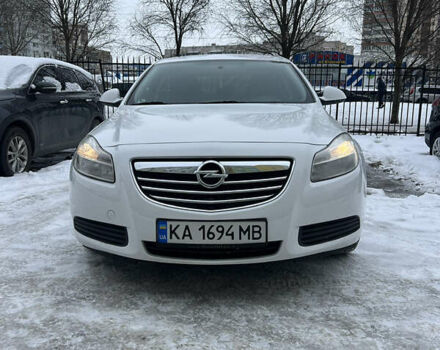 Белый Опель Инсигния, объемом двигателя 2 л и пробегом 177 тыс. км за 7400 $, фото 7 на Automoto.ua
