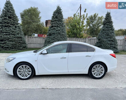 Белый Опель Инсигния, объемом двигателя 1.96 л и пробегом 225 тыс. км за 8200 $, фото 3 на Automoto.ua