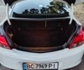 Белый Опель Инсигния, объемом двигателя 2 л и пробегом 290 тыс. км за 8700 $, фото 3 на Automoto.ua
