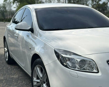 Белый Опель Инсигния, объемом двигателя 1.96 л и пробегом 54 тыс. км за 11700 $, фото 5 на Automoto.ua