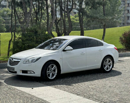 Белый Опель Инсигния, объемом двигателя 1.96 л и пробегом 54 тыс. км за 11700 $, фото 2 на Automoto.ua