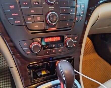Белый Опель Инсигния, объемом двигателя 2 л и пробегом 290 тыс. км за 8700 $, фото 11 на Automoto.ua