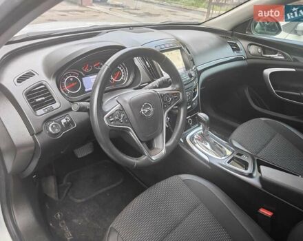 Білий Опель Інсігнія, об'ємом двигуна 2 л та пробігом 40 тис. км за 15000 $, фото 2 на Automoto.ua