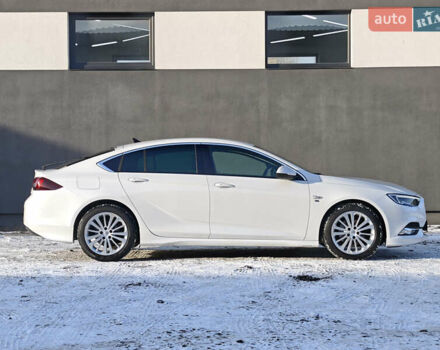 Белый Опель Инсигния, объемом двигателя 2 л и пробегом 182 тыс. км за 17500 $, фото 6 на Automoto.ua