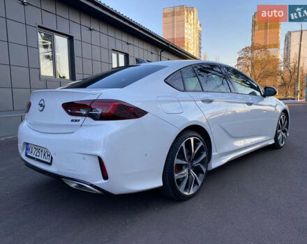 Белый Опель Инсигния, объемом двигателя 2 л и пробегом 90 тыс. км за 25000 $, фото 3 на Automoto.ua