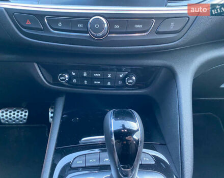 Белый Опель Инсигния, объемом двигателя 2 л и пробегом 90 тыс. км за 25000 $, фото 32 на Automoto.ua