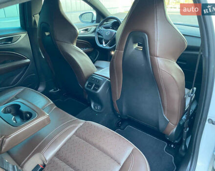 Белый Опель Инсигния, объемом двигателя 2 л и пробегом 90 тыс. км за 25000 $, фото 23 на Automoto.ua