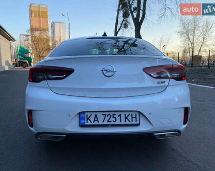 Белый Опель Инсигния, объемом двигателя 2 л и пробегом 90 тыс. км за 25000 $, фото 8 на Automoto.ua