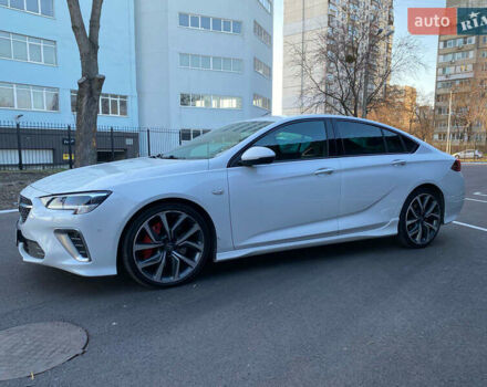 Белый Опель Инсигния, объемом двигателя 2 л и пробегом 90 тыс. км за 25000 $, фото 9 на Automoto.ua