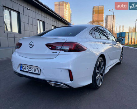 Белый Опель Инсигния, объемом двигателя 2 л и пробегом 90 тыс. км за 25000 $, фото 14 на Automoto.ua