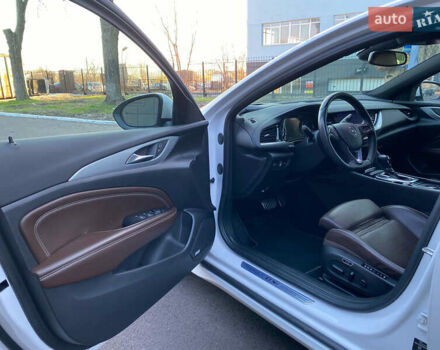 Белый Опель Инсигния, объемом двигателя 2 л и пробегом 90 тыс. км за 25000 $, фото 33 на Automoto.ua