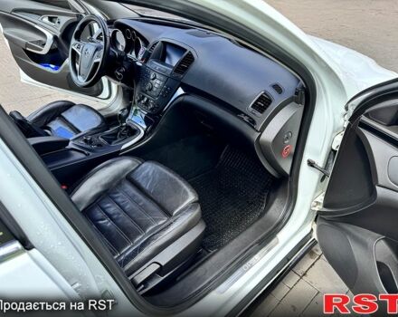 Белый Опель Инсигния, объемом двигателя 1.6 л и пробегом 230 тыс. км за 9500 $, фото 6 на Automoto.ua