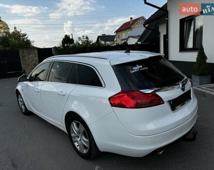 Белый Опель Инсигния, объемом двигателя 2 л и пробегом 245 тыс. км за 7200 $, фото 11 на Automoto.ua