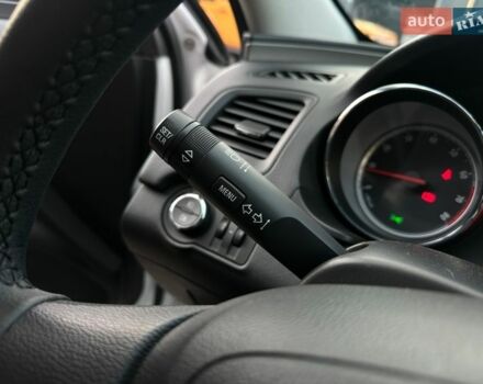 Белый Опель Инсигния, объемом двигателя 1.8 л и пробегом 126 тыс. км за 8199 $, фото 30 на Automoto.ua