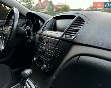 Белый Опель Инсигния, объемом двигателя 2 л и пробегом 245 тыс. км за 7200 $, фото 14 на Automoto.ua