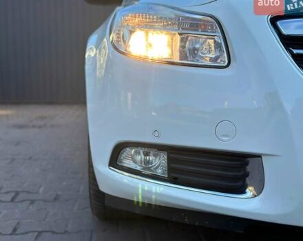 Белый Опель Инсигния, объемом двигателя 1.8 л и пробегом 126 тыс. км за 8199 $, фото 19 на Automoto.ua