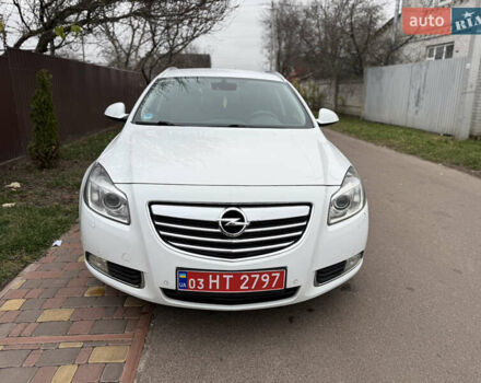 Белый Опель Инсигния, объемом двигателя 1.6 л и пробегом 210 тыс. км за 8300 $, фото 1 на Automoto.ua