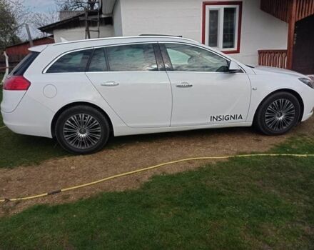Белый Опель Инсигния, объемом двигателя 2 л и пробегом 289 тыс. км за 8000 $, фото 2 на Automoto.ua