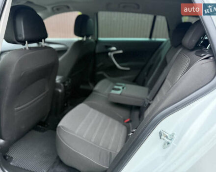 Белый Опель Инсигния, объемом двигателя 1.6 л и пробегом 210 тыс. км за 8300 $, фото 42 на Automoto.ua