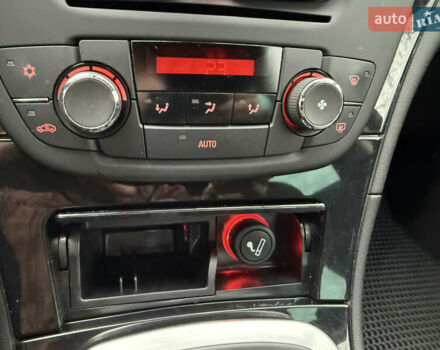 Белый Опель Инсигния, объемом двигателя 1.6 л и пробегом 210 тыс. км за 8000 $, фото 32 на Automoto.ua