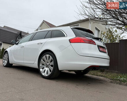 Белый Опель Инсигния, объемом двигателя 1.6 л и пробегом 210 тыс. км за 8300 $, фото 8 на Automoto.ua