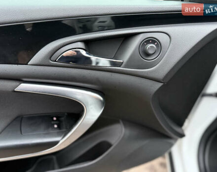 Белый Опель Инсигния, объемом двигателя 1.6 л и пробегом 210 тыс. км за 8300 $, фото 13 на Automoto.ua