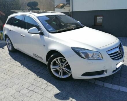 Белый Опель Инсигния, объемом двигателя 2 л и пробегом 289 тыс. км за 8000 $, фото 7 на Automoto.ua