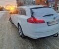 Белый Опель Инсигния, объемом двигателя 2 л и пробегом 172 тыс. км за 6800 $, фото 1 на Automoto.ua
