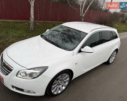 Белый Опель Инсигния, объемом двигателя 1.6 л и пробегом 210 тыс. км за 8000 $, фото 12 на Automoto.ua