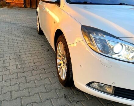 Опель Инсигния 2010 в Черновцах на Automoto.ua Белый Опель Инсигния, объемом двигателя 2 л и пробегом 320 тыс. км за 7600 $, фото 2 на Automoto.ua