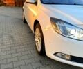 Опель Инсигния 2010 в Черновцах на Automoto.ua Белый Опель Инсигния, объемом двигателя 2 л и пробегом 320 тыс. км за 7600 $, фото 2 на Automoto.ua