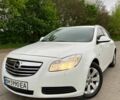 Белый Опель Инсигния, объемом двигателя 2 л и пробегом 168 тыс. км за 6800 $, фото 1 на Automoto.ua